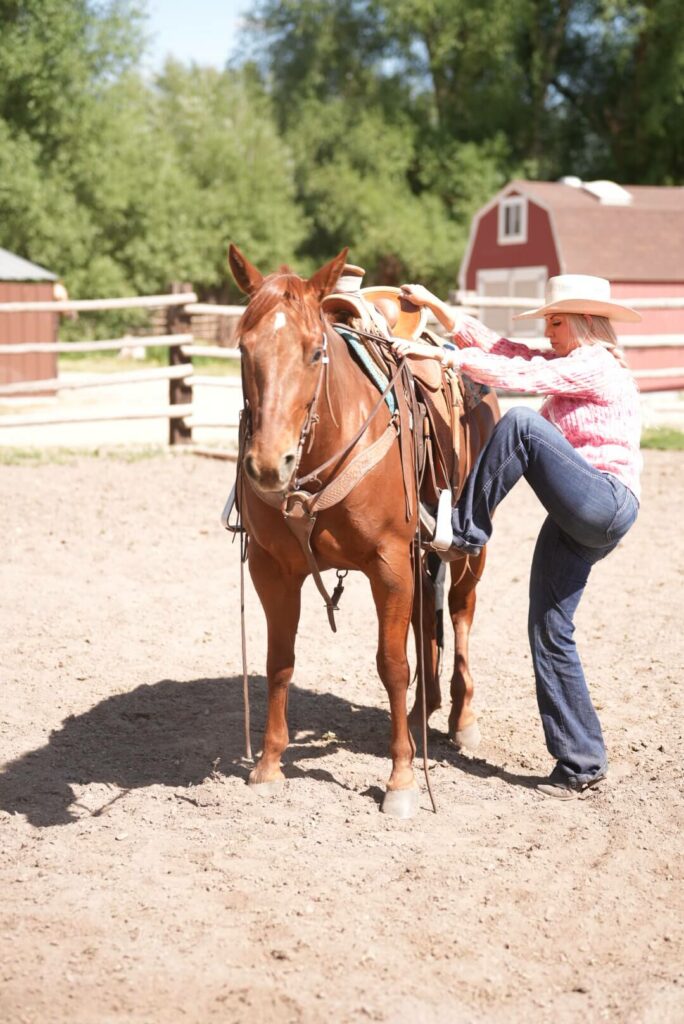 Testimonial Aspen riding a horse